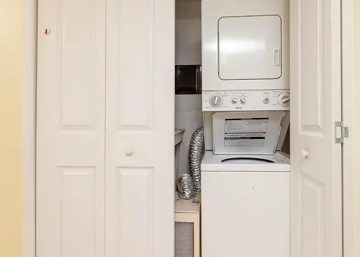 Apartment Island Winds West 876