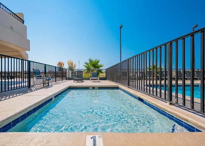 Apartment Island Winds West 876 *